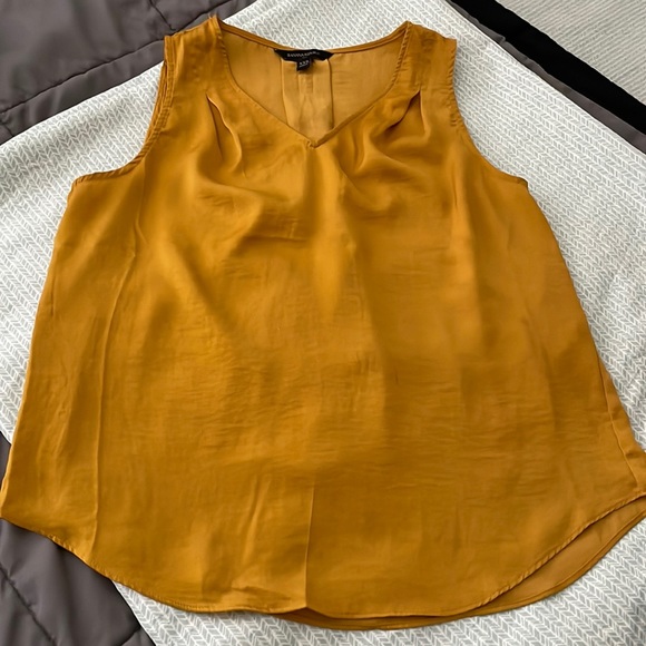 Beautiful marigold satin look & feel top. EXCELLENT CONDITION - Picture 1 of 4